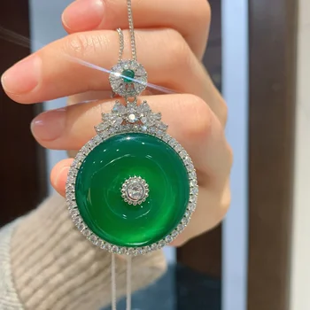 фирменная роскошь, настоящие драгоценности, инкрустированные изумрудно-зеленой застежкой, ожерелье из халцедона, универсальный подарочный кулон, главный камень