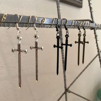 Уникальные серьги-мечи! Новые серьги-подвески из смолы, персонализированные и креативные украшения, подходящие для женщин в качестве подарков