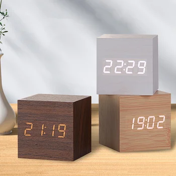 Интеллектуальные беззвучные светодиодные деревянные часы с голосовым управлением и дисплеем времени / даты / температуры, USB-аккумулятор, настольные часы двойного назначения